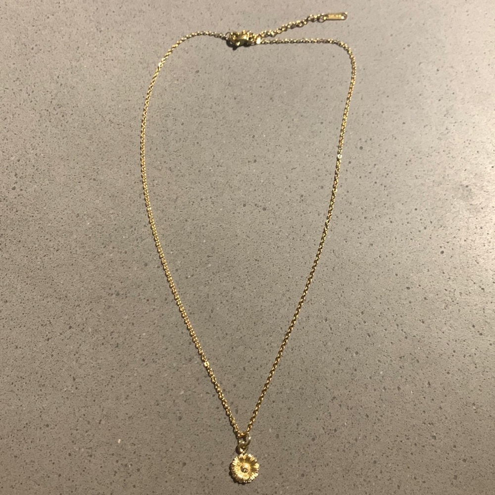 BRAND NEW Gold Boho Flower Necklace - Picture 3 of 4